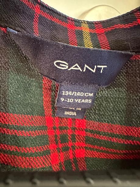 Dievcenske saty gant, gant,134