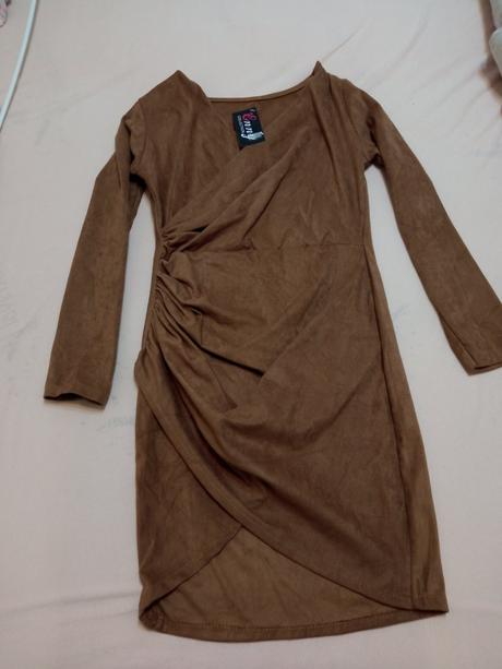 Hnedé šaty,