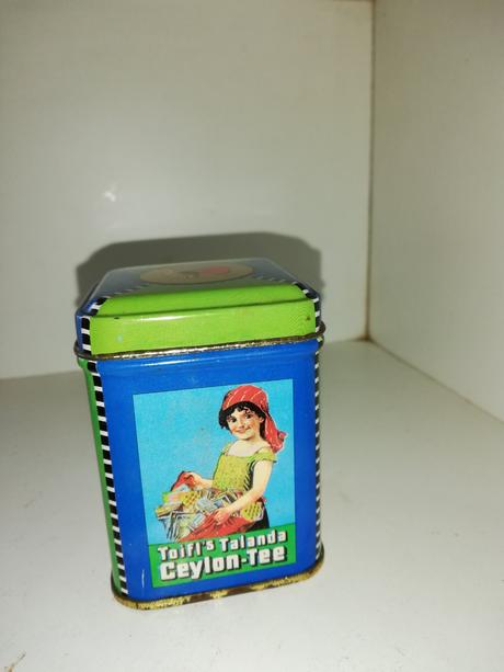 Malá staršia plechovka, 