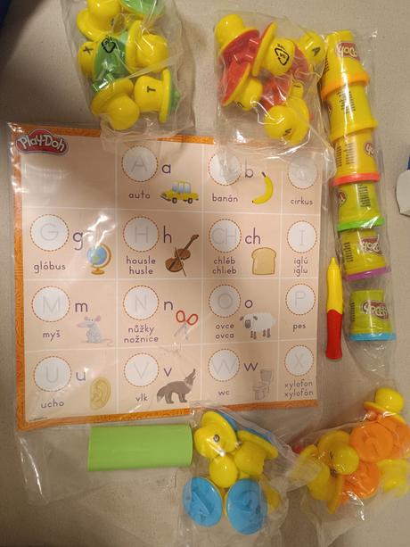 Play doh písmená a jazyk, 