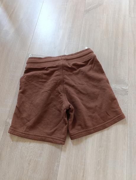 Hnedé šortky, c&a,98