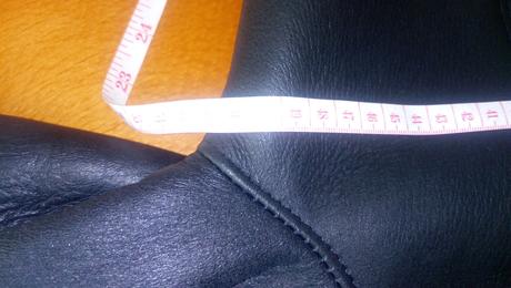 Pravý kožený trendy kožuch s kapucňou, l