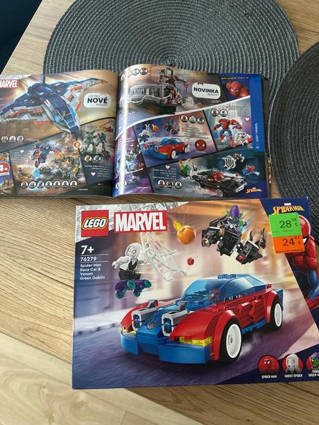 Lego spidermanovo auto, 