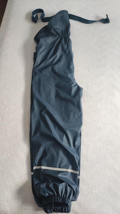 Nepremokave nohavice na traky, 146