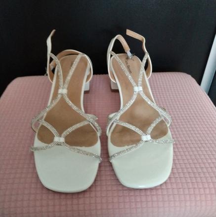 Krásne nové sandálky s kamienkami, clara barson,40