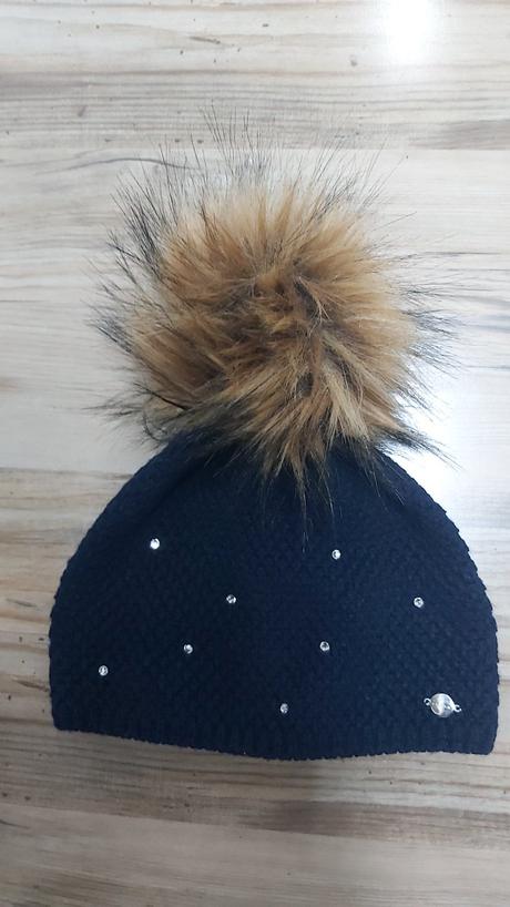 Zimná dámska čiapka s gongolcom zn. relax,cz, l