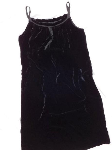 Kvalitne zamatove saty, 38