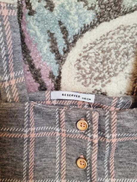 B3058b šatovka, reserved,110