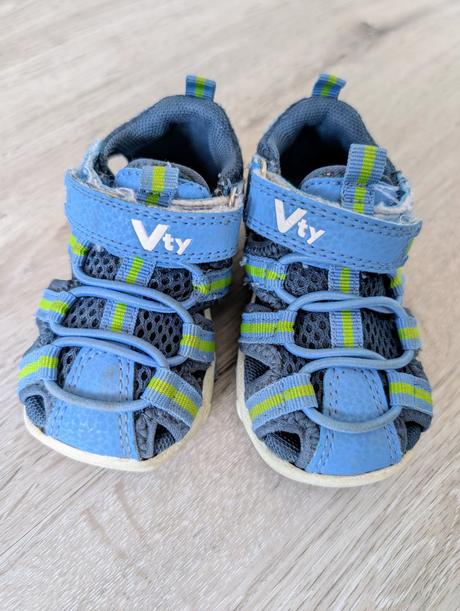 Sportove sandale, 19