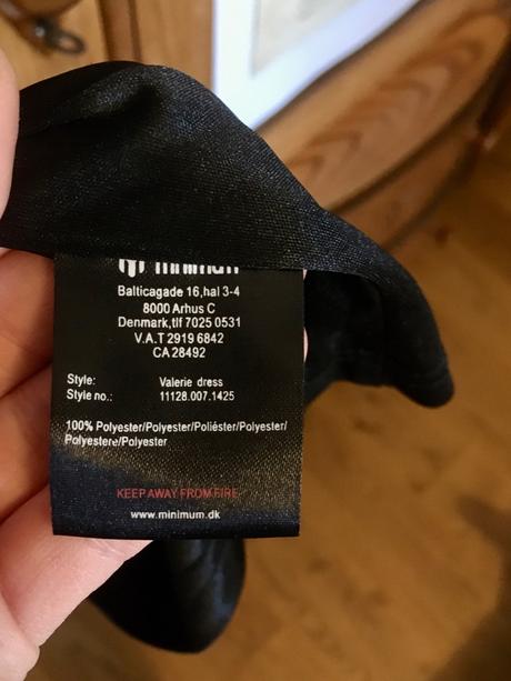 Prilezitostne saty, m