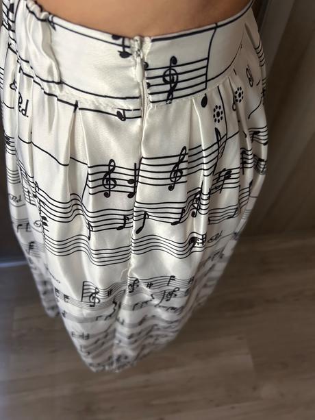 Midi sukňa notová osnova, xs