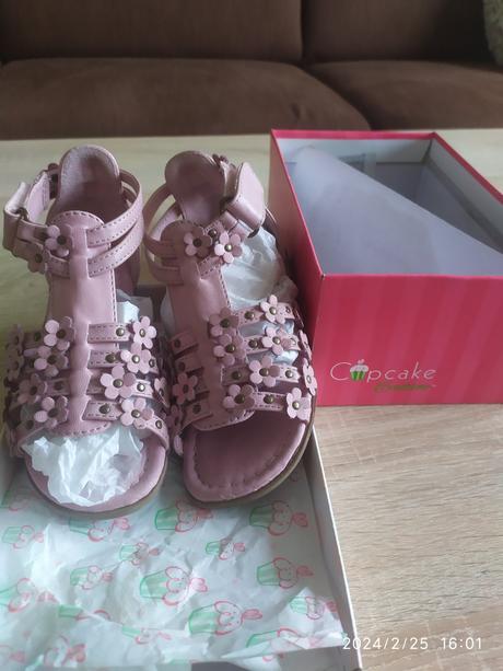 Sandálky v top stave, vel.26, cupcake,26