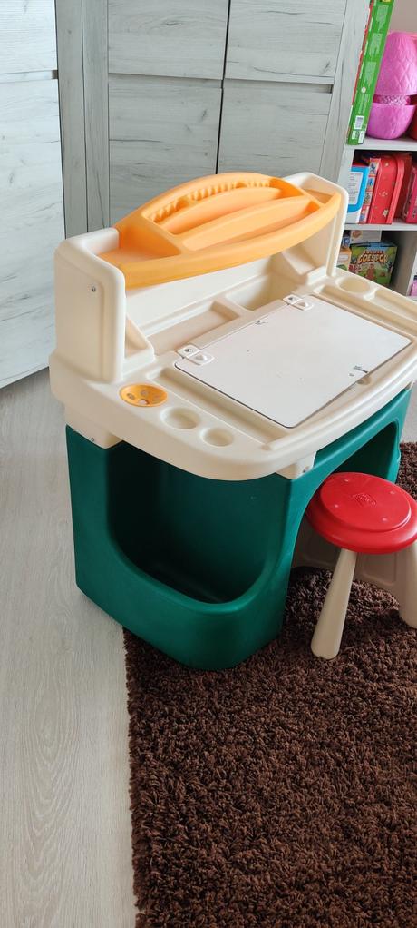 Pisaci stolik step 2,