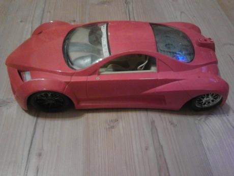 Veľké športové auto,