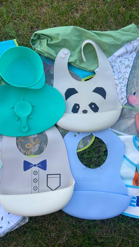 Podbradniky a silikonova podlozka tommee tippee, tommee tippee