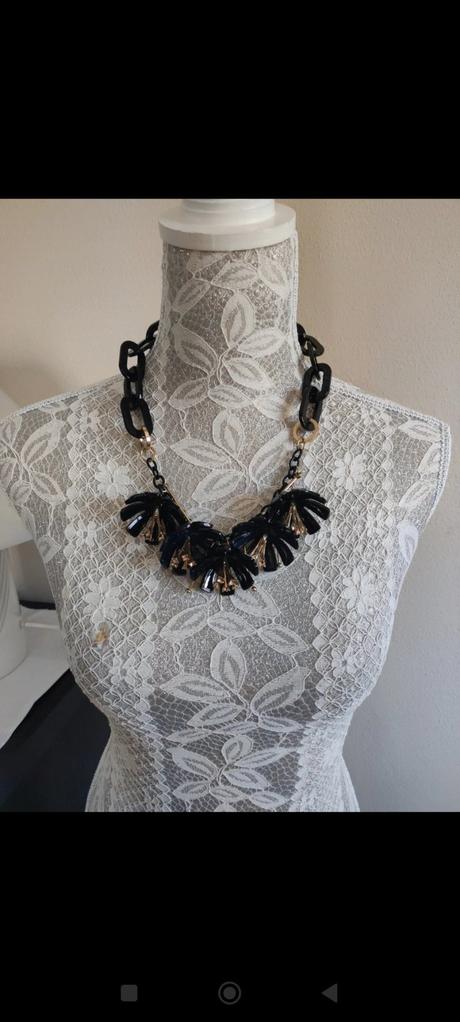 Dámsky náhrdelník, 