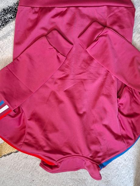 Predám novú mikinu velk 146 cm z uk, adidas,146