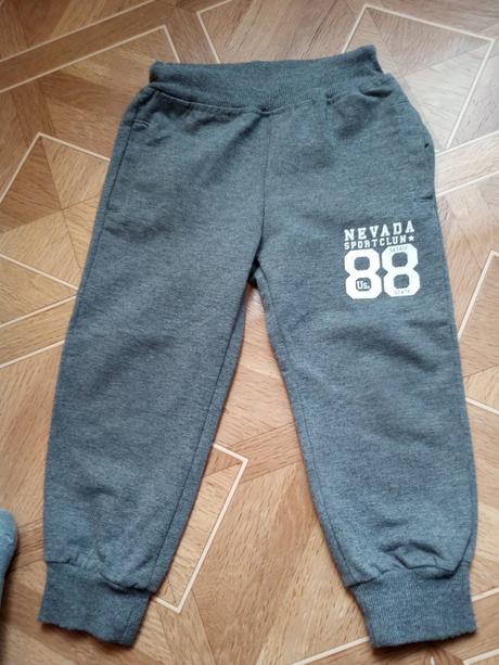 Teplákové nohavice, 86