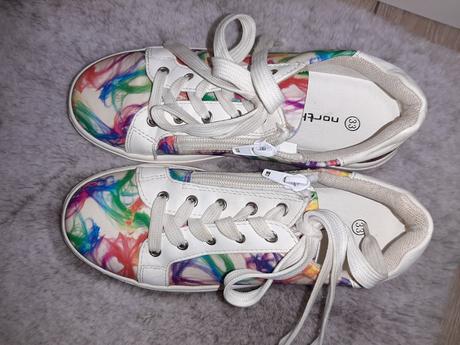 Tenisky baťa, baťa,33