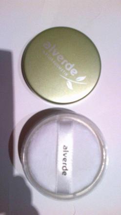 Púder+ štetec alverde, 