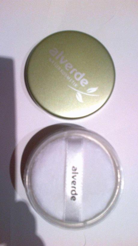 Púder+ štetec alverde, 