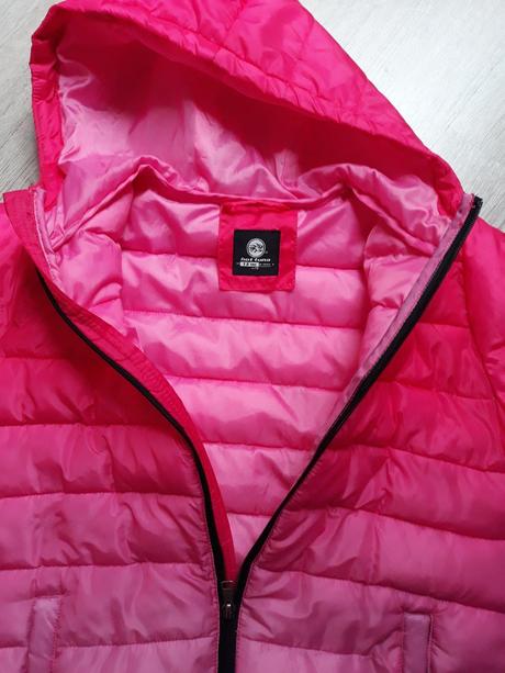 Dievčenská vetrovka, 158