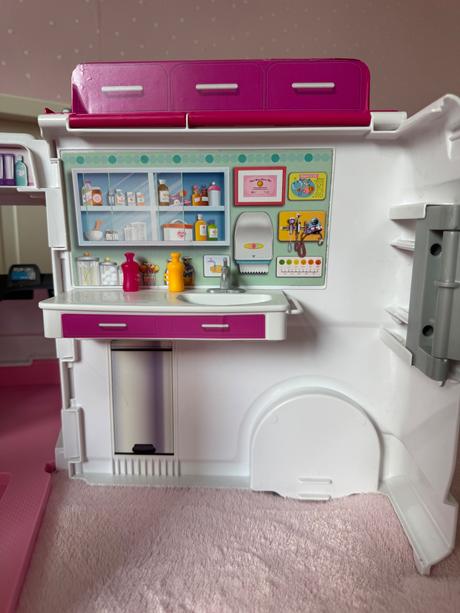 Barbie sanitka a klinika 2v1, 