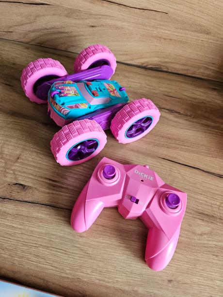 Autíčko na diaľkové ovládanie,