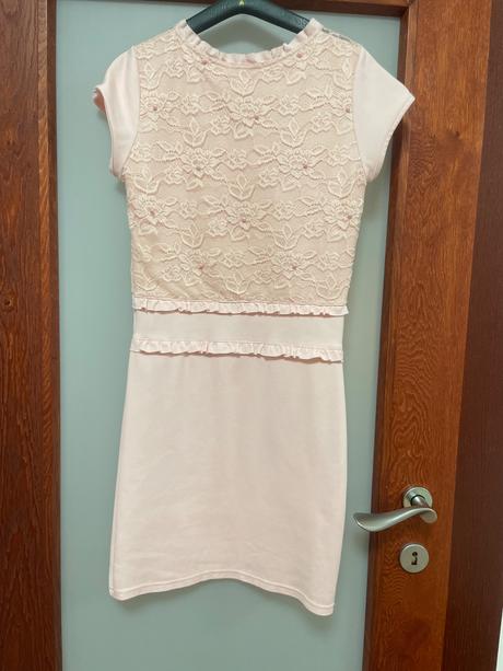 Exkluzívne púzdrové šaty, 164