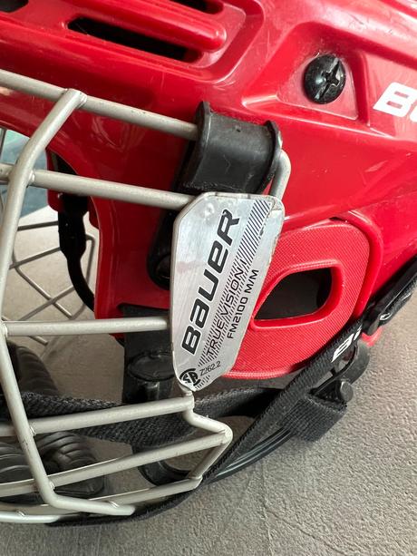 Hokejová prilba, bauer,m