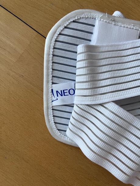 Pomôcka na vystretý chrbat na vek cca 10 rokov, 