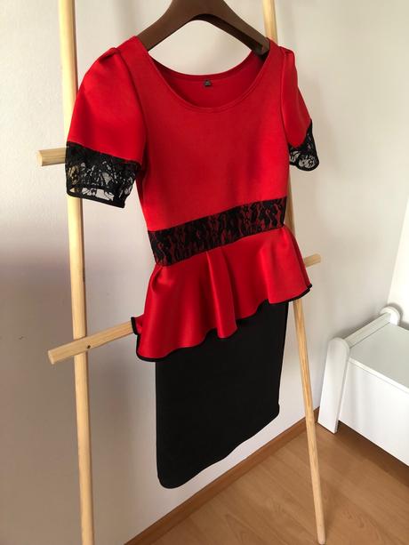 Dámske spoločenské červené šaty m, 38