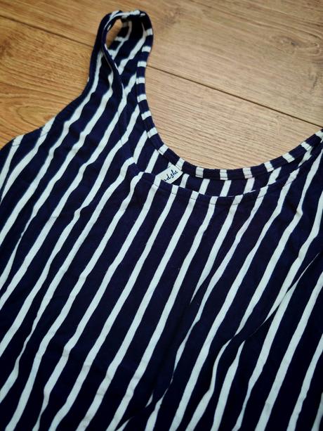 Krásne pohodlné šaty, s