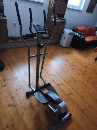 Eliptický trenažér,