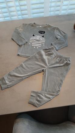 Pyžamo velúrové, reserved,98