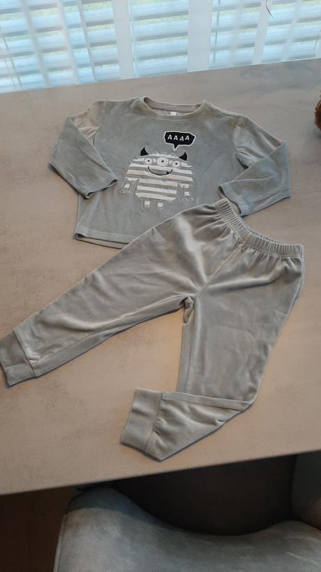 Pyžamo velúrové, reserved,98