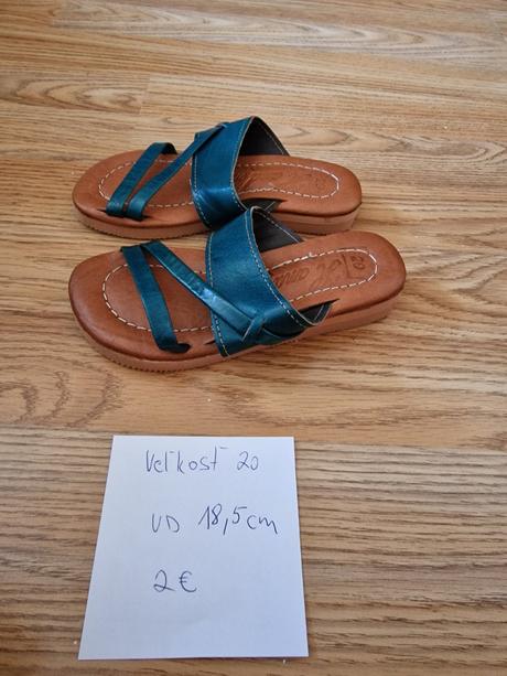 Šľapky veľkosť 20, 28