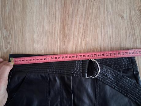 Koženková sukňa, bershka,s
