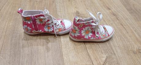 Kotníkové tenisky, 29