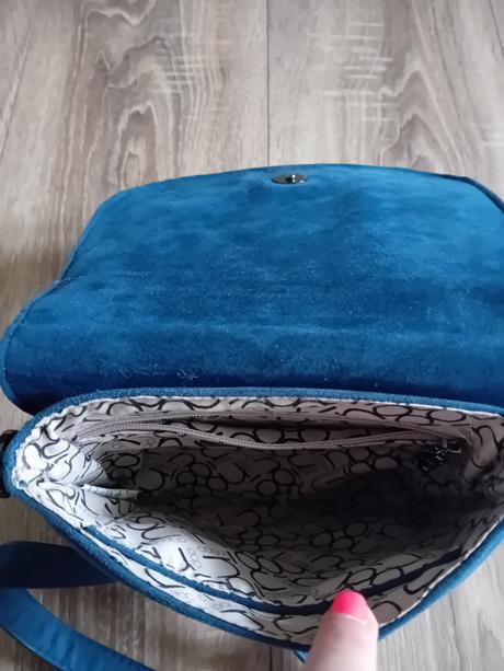 Nobo mala kabelka, nobo