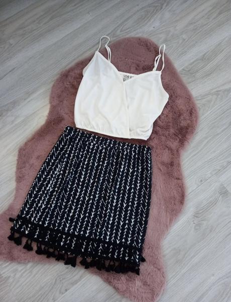 Xs suknicka so strapcami, gate,34