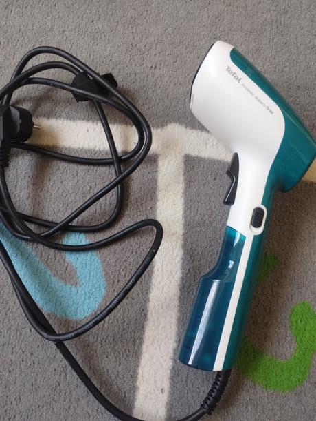 Ručnú naparovaciu žehličku. zn. tefal tip dt61xx., tefal