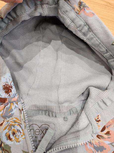 Next mikinka, next,110