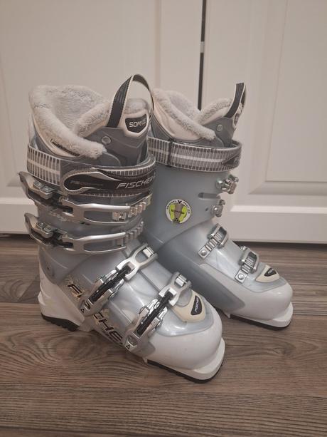 Lyžiarky, fischer,37