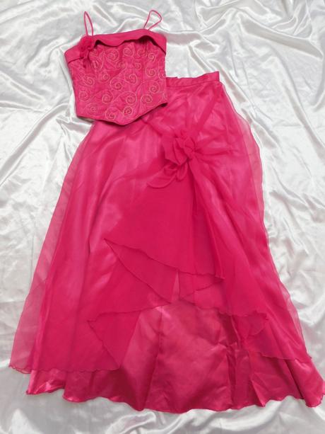 Velmi pekny komplet na slavnost, 32