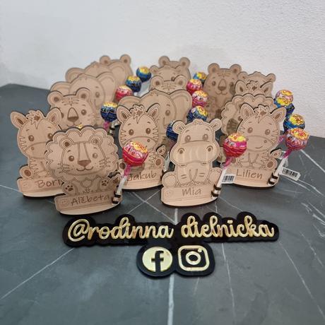 Držiaky na lízatko s menom, 