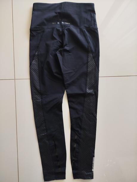 Športové legíny, 140