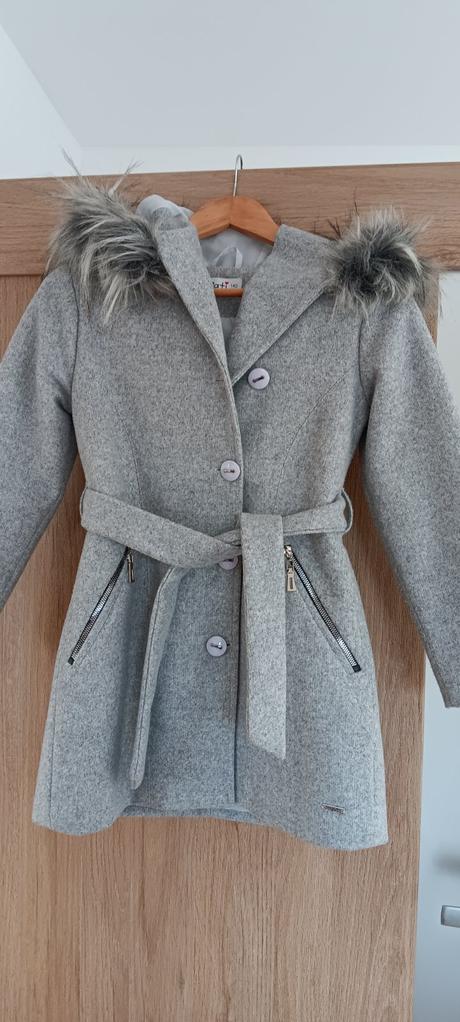 Kabát, 140