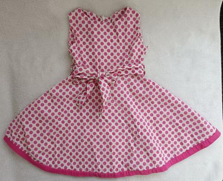 Šaty bodkované, 98