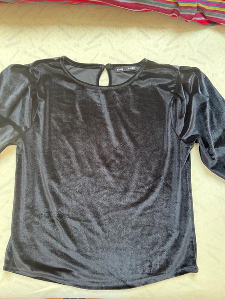 Čierny lesklý top sinsay, s